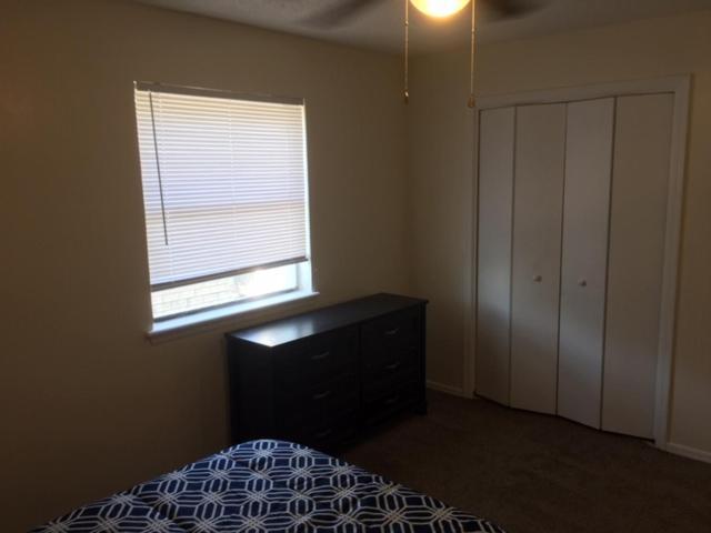 Fully Furnished Two Bedroom Apartment Lawton Buitenkant foto