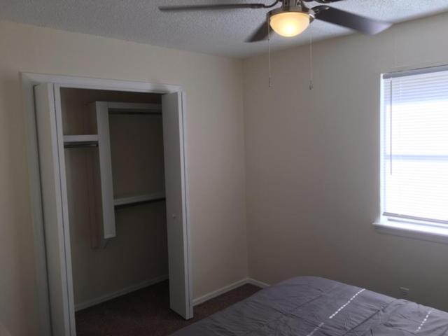 Fully Furnished Two Bedroom Apartment Lawton Buitenkant foto